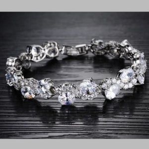 Beautiful gold plated bracelet white gold plated